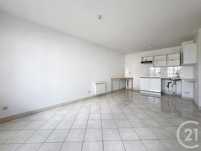 Appartement F3 à louer - 3 pièces - 58.19 m2 - ST FARGEAU PONTHIERRY - 77 - ILE-DE-FRANCE - Century 21 Domaine Du Parc