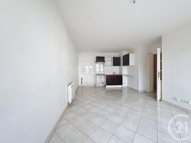 Appartement F3 à louer - 3 pièces - 58.19 m2 - ST FARGEAU PONTHIERRY - 77 - ILE-DE-FRANCE - Century 21 Domaine Du Parc