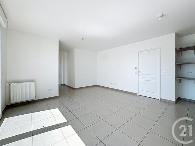 Appartement F3 à louer - 3 pièces - 56.25 m2 - VAUX LE PENIL - 77 - ILE-DE-FRANCE - Century 21 Domaine Du Parc