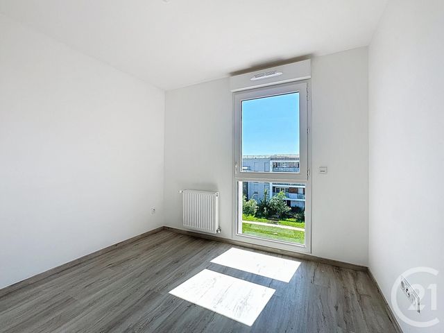 Appartement F3 à louer - 3 pièces - 56.25 m2 - VAUX LE PENIL - 77 - ILE-DE-FRANCE - Century 21 Domaine Du Parc