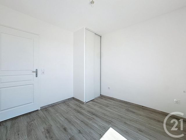 Appartement F3 à louer - 3 pièces - 56.25 m2 - VAUX LE PENIL - 77 - ILE-DE-FRANCE - Century 21 Domaine Du Parc