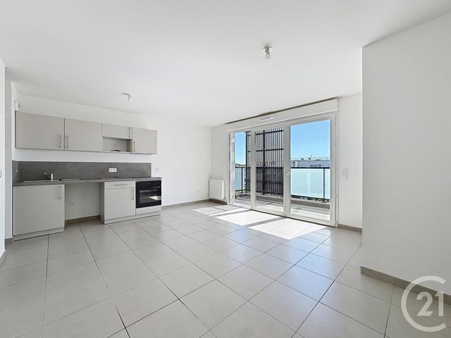 Appartement F3 à louer - 3 pièces - 56.25 m2 - VAUX LE PENIL - 77 - ILE-DE-FRANCE - Century 21 Domaine Du Parc