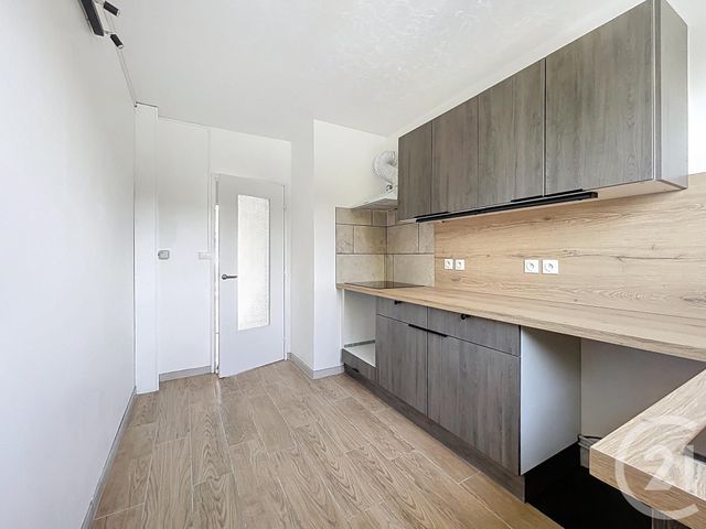 Appartement F4 à louer - 4 pièces - 76.06 m2 - ST FARGEAU PONTHIERRY - 77 - ILE-DE-FRANCE - Century 21 Domaine Du Parc