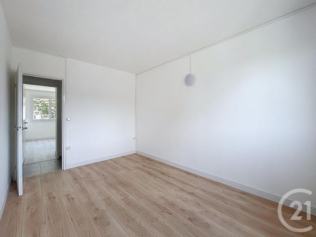 Appartement F4 à louer - 4 pièces - 76.06 m2 - ST FARGEAU PONTHIERRY - 77 - ILE-DE-FRANCE - Century 21 Domaine Du Parc