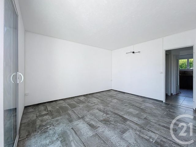 Appartement F4 à louer - 4 pièces - 76.06 m2 - ST FARGEAU PONTHIERRY - 77 - ILE-DE-FRANCE - Century 21 Domaine Du Parc