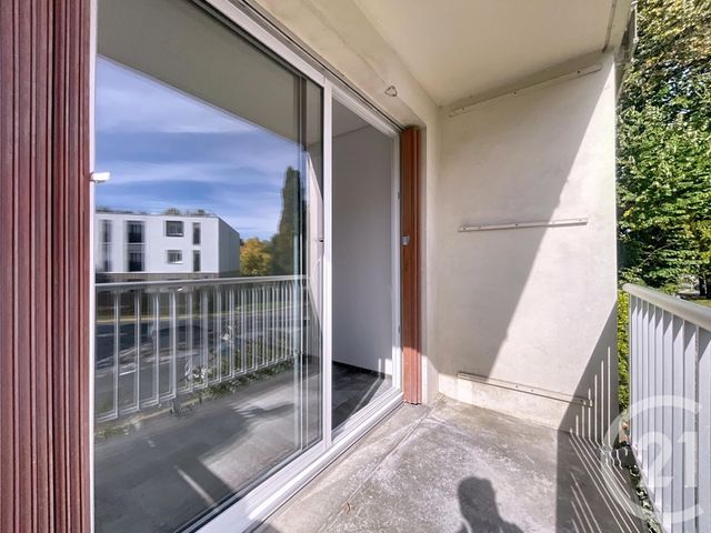 Appartement F4 à louer - 4 pièces - 76.06 m2 - ST FARGEAU PONTHIERRY - 77 - ILE-DE-FRANCE - Century 21 Domaine Du Parc