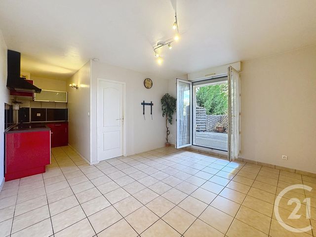 Appartement F2 à louer - 2 pièces - 35.3 m2 - ST FARGEAU PONTHIERRY - 77 - ILE-DE-FRANCE - Century 21 Domaine Du Parc