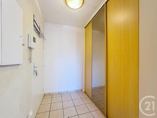 Appartement F2 à louer - 2 pièces - 35.3 m2 - ST FARGEAU PONTHIERRY - 77 - ILE-DE-FRANCE - Century 21 Domaine Du Parc
