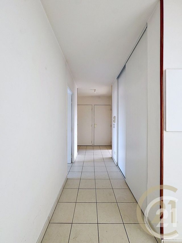 Appartement F3 à vendre - 3 pièces - 61.09 m2 - 77 - ILE-DE-FRANCE - Century 21 Domaine Du Parc