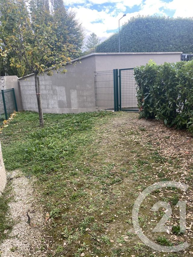Appartement F3 à louer - 3 pièces - 57.8 m2 - CESSON - 77 - ILE-DE-FRANCE - Century 21 Domaine Du Parc