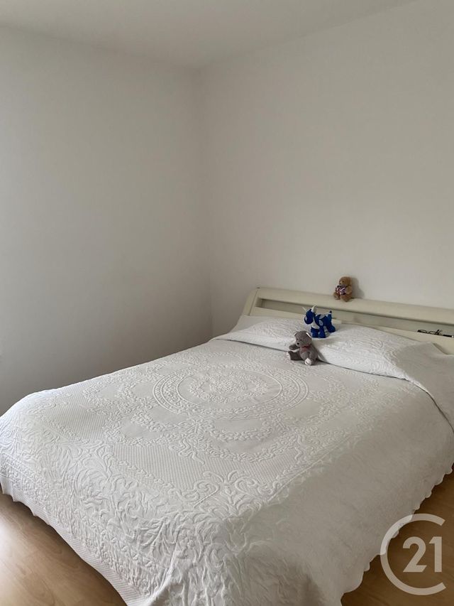 Appartement F3 à louer - 3 pièces - 57.8 m2 - CESSON - 77 - ILE-DE-FRANCE - Century 21 Domaine Du Parc