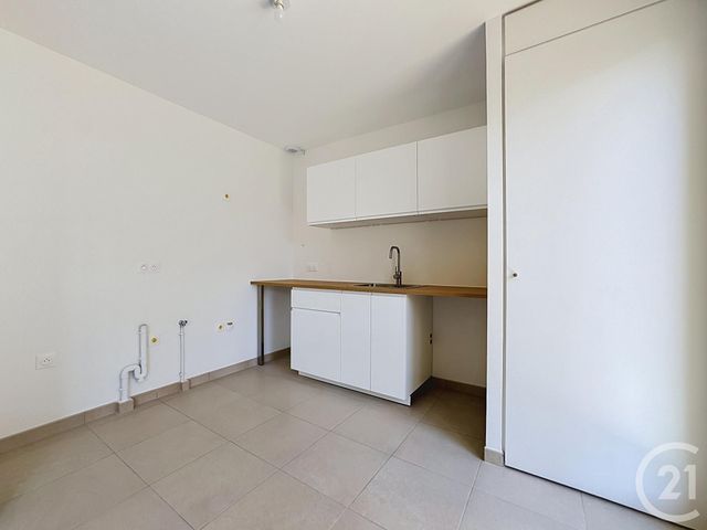 maison à louer - 4 pièces - 91.8 m2 - ST FARGEAU PONTHIERRY - 77 - ILE-DE-FRANCE - Century 21 Domaine Du Parc