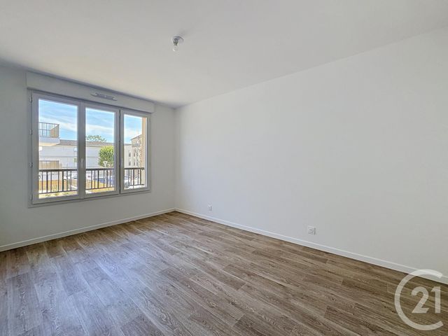 maison à louer - 4 pièces - 91.8 m2 - ST FARGEAU PONTHIERRY - 77 - ILE-DE-FRANCE - Century 21 Domaine Du Parc