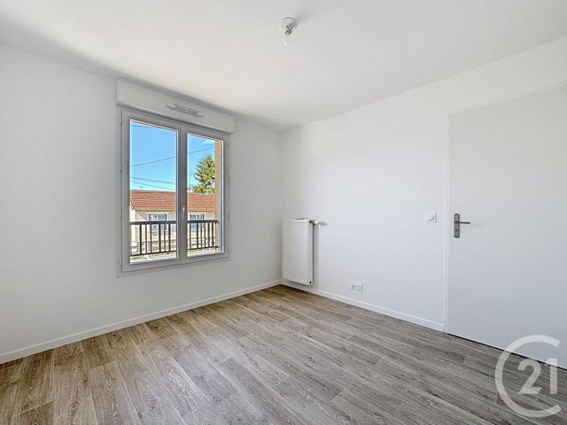maison à louer - 4 pièces - 91.8 m2 - ST FARGEAU PONTHIERRY - 77 - ILE-DE-FRANCE - Century 21 Domaine Du Parc