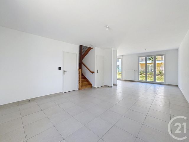 maison à louer - 4 pièces - 91.8 m2 - ST FARGEAU PONTHIERRY - 77 - ILE-DE-FRANCE - Century 21 Domaine Du Parc
