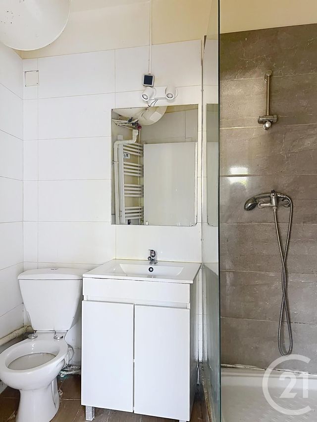 Appartement F3 à louer - 3 pièces - 41.56 m2 - ST FARGEAU PONTHIERRY - 77 - ILE-DE-FRANCE - Century 21 Domaine Du Parc