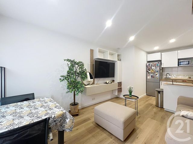 Appartement Duplex à louer - 2 pièces - 28.41 m2 - PRINGY - 77 - ILE-DE-FRANCE - Century 21 Domaine Du Parc