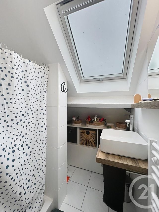 Appartement Duplex à louer - 2 pièces - 28.41 m2 - PRINGY - 77 - ILE-DE-FRANCE - Century 21 Domaine Du Parc