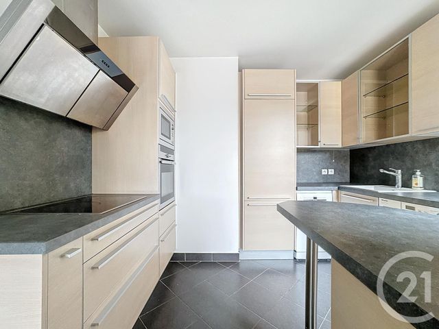 Appartement F3 à louer - 3 pièces - 67.82 m2 - ST FARGEAU PONTHIERRY - 77 - ILE-DE-FRANCE - Century 21 Domaine Du Parc