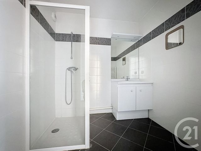 Appartement F3 à louer - 3 pièces - 67.82 m2 - ST FARGEAU PONTHIERRY - 77 - ILE-DE-FRANCE - Century 21 Domaine Du Parc