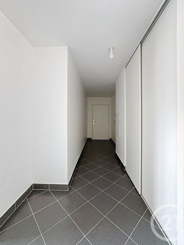 Appartement F3 à louer - 3 pièces - 67.82 m2 - ST FARGEAU PONTHIERRY - 77 - ILE-DE-FRANCE - Century 21 Domaine Du Parc