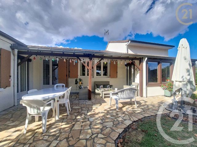 maison à vendre - 8 pièces - 167.0 m2 - ST SAUVEUR SUR ECOLE - 77 - ILE-DE-FRANCE - Century 21 Domaine Du Parc