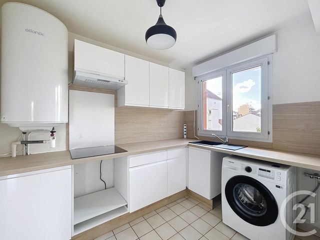 Appartement F2 à louer - 2 pièces - 43.67 m2 - MELUN - 77 - ILE-DE-FRANCE - Century 21 Domaine Du Parc