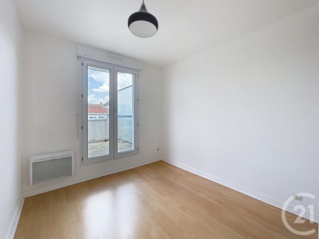 Appartement F2 à louer - 2 pièces - 43.67 m2 - MELUN - 77 - ILE-DE-FRANCE - Century 21 Domaine Du Parc