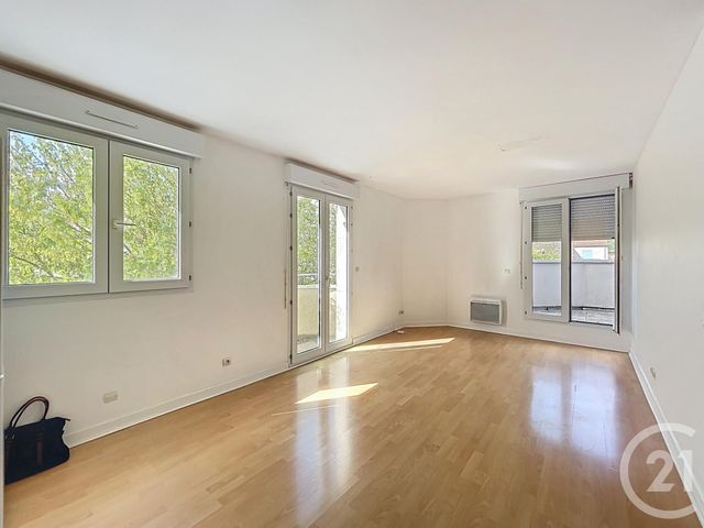 Appartement F2 à louer - 2 pièces - 43.67 m2 - MELUN - 77 - ILE-DE-FRANCE - Century 21 Domaine Du Parc